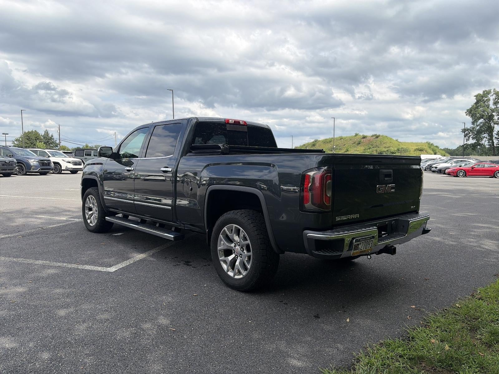 2017 GMC Sierra 1500 Crew Cab Standard Box 4-Wheel Drive SLT