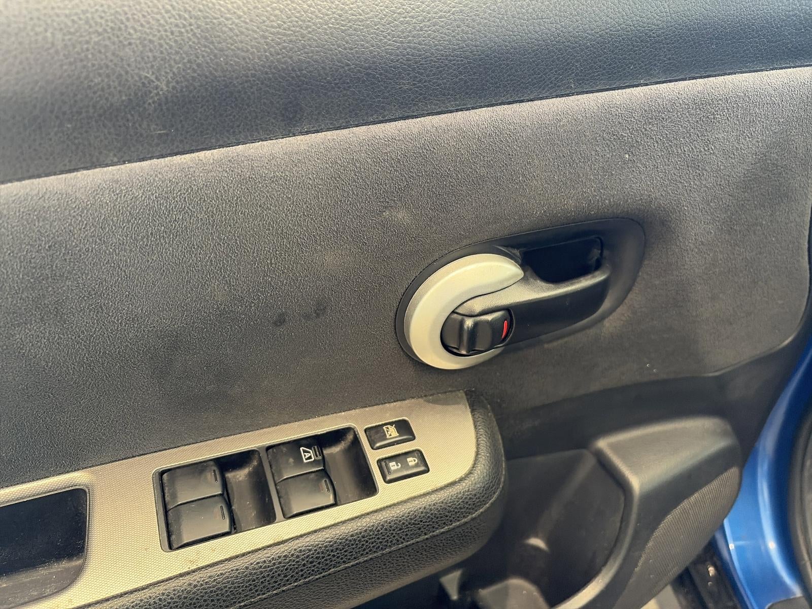 2008 Nissan Versa 5dr HB I4 Man 1.8 S