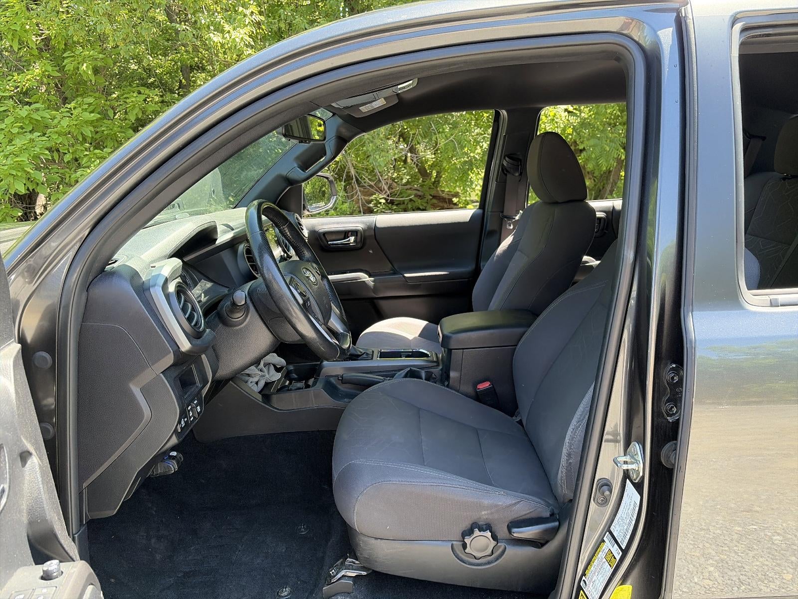 2017 Toyota Tacoma TRD Sport Double Cab 5' Bed V6 4x4 AT (Natl)