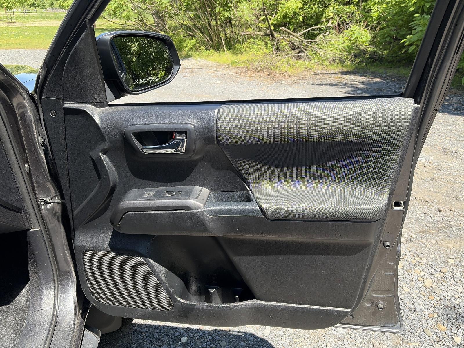 2017 Toyota Tacoma TRD Sport Double Cab 5' Bed V6 4x4 AT (Natl)