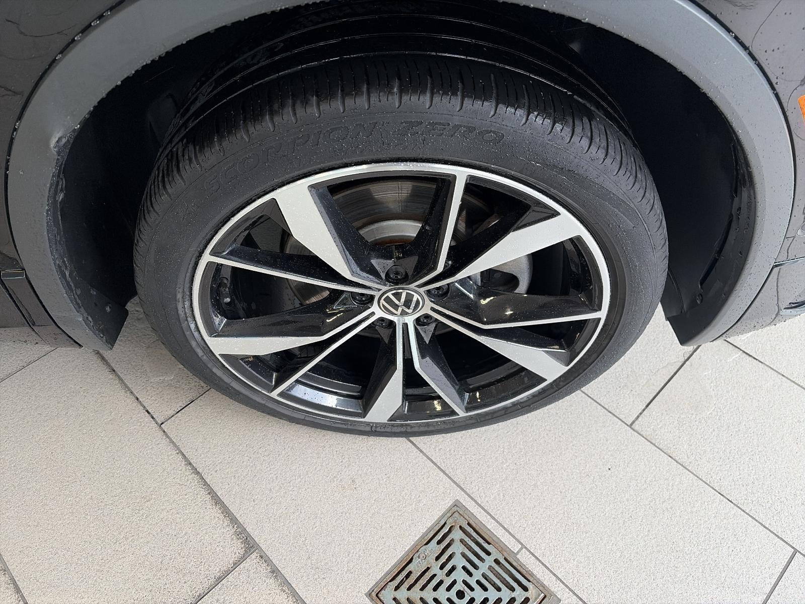 2024 Volkswagen Tiguan 2.0T SEL R-Line 4MOTION