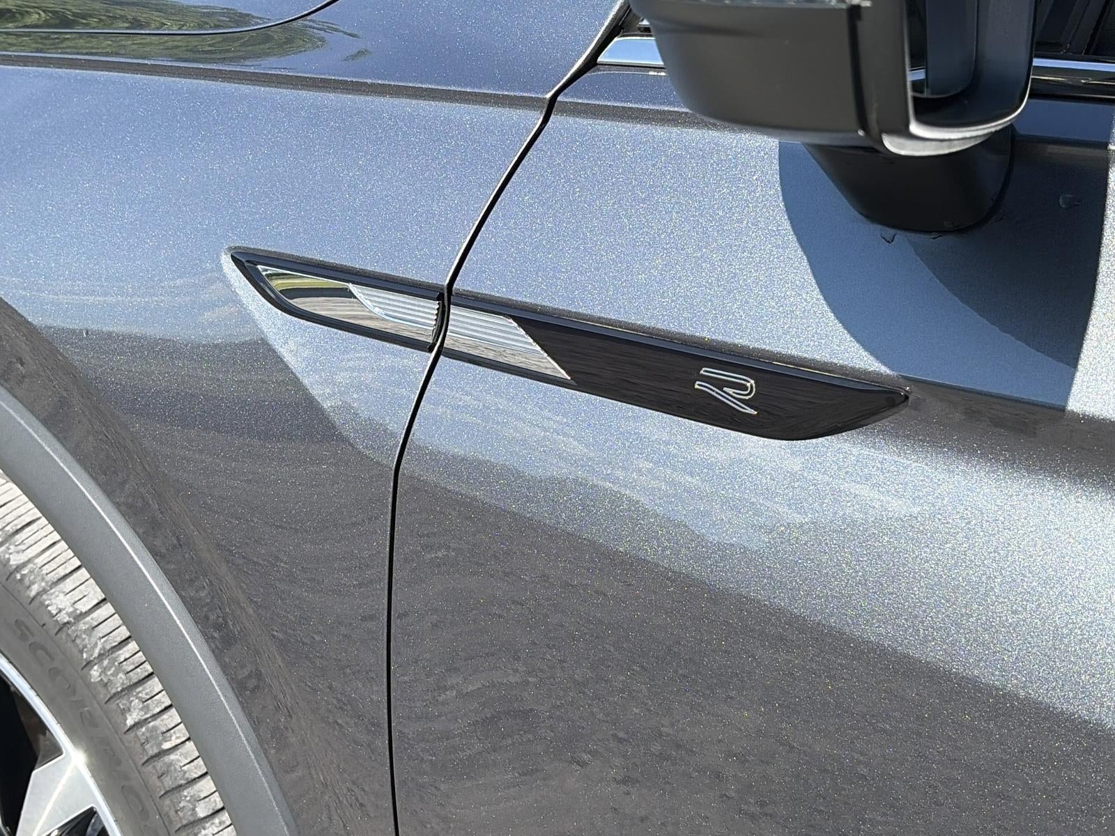 2022 Volkswagen Tiguan 2.0T SEL R-Line 4MOTION
