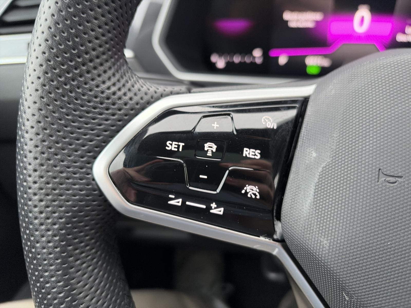 2024 Volkswagen Tiguan 2.0T SE R-Line Black 4MOTION