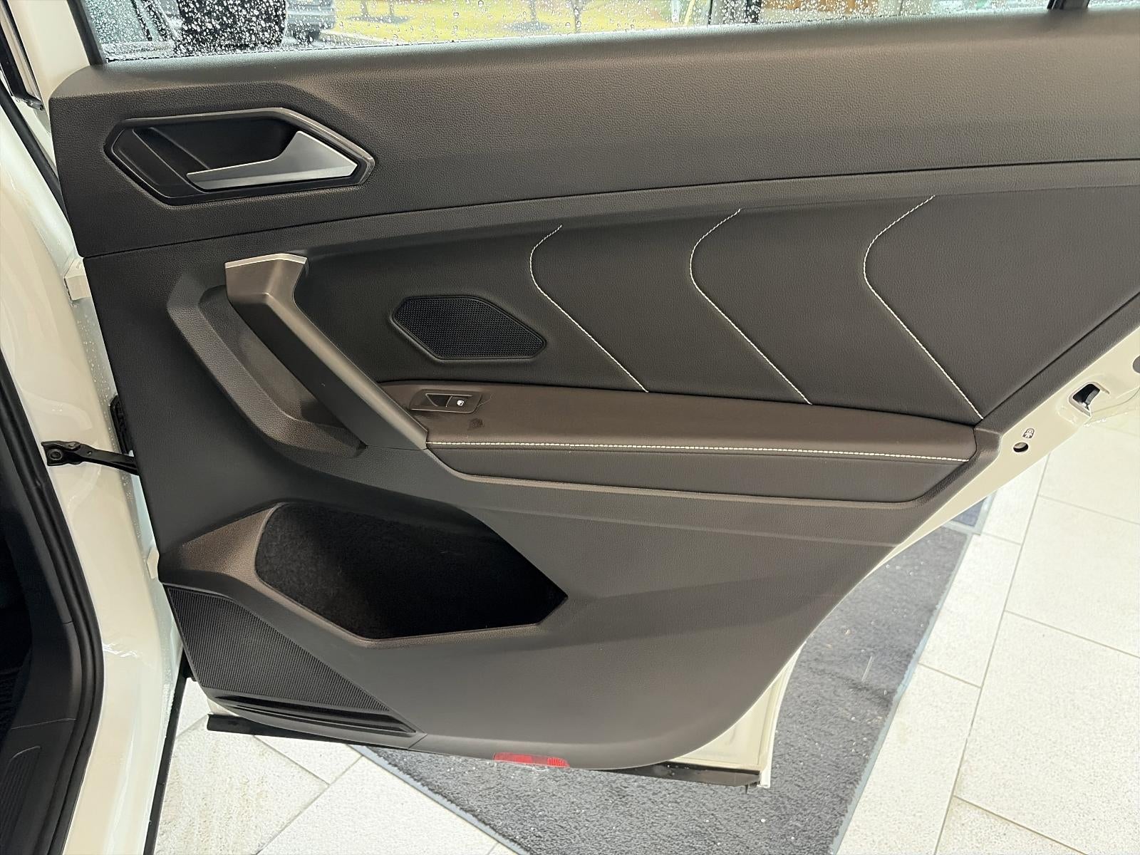 2024 Volkswagen Tiguan 2.0T SE R-Line Black 4MOTION