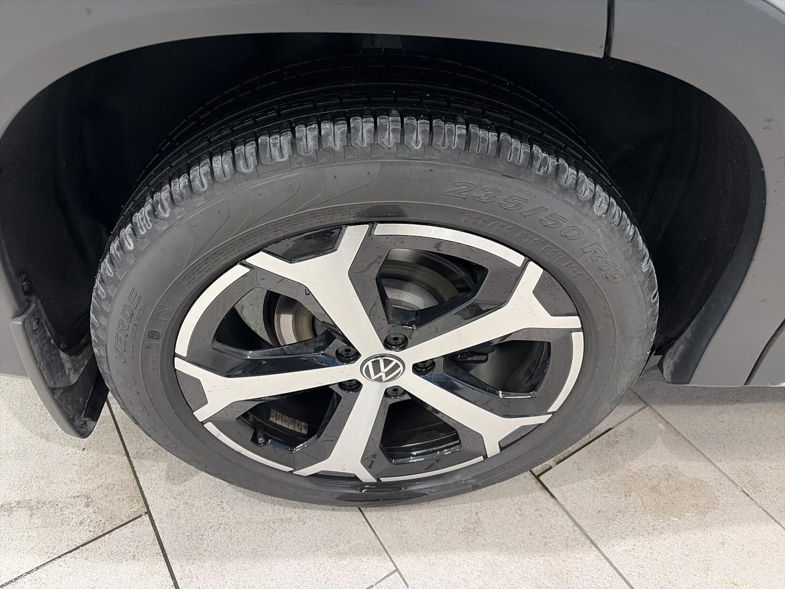 2025 Volkswagen Tiguan 2.0T SE 4MOTION