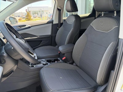 2024 Volkswagen Taos SE 4MOTION