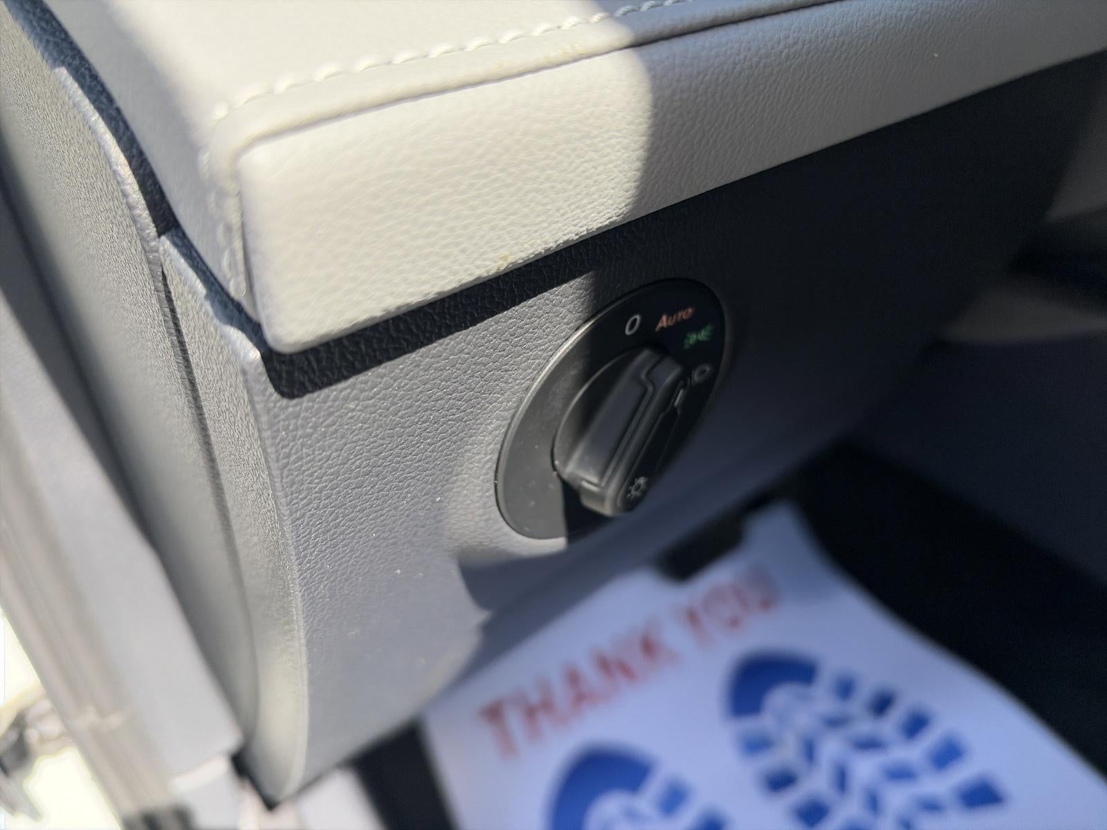 2024 Volkswagen Taos SE 4MOTION