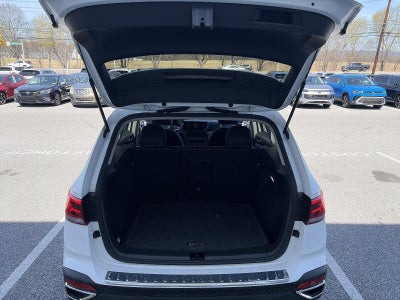 2024 Volkswagen Taos SE 4MOTION