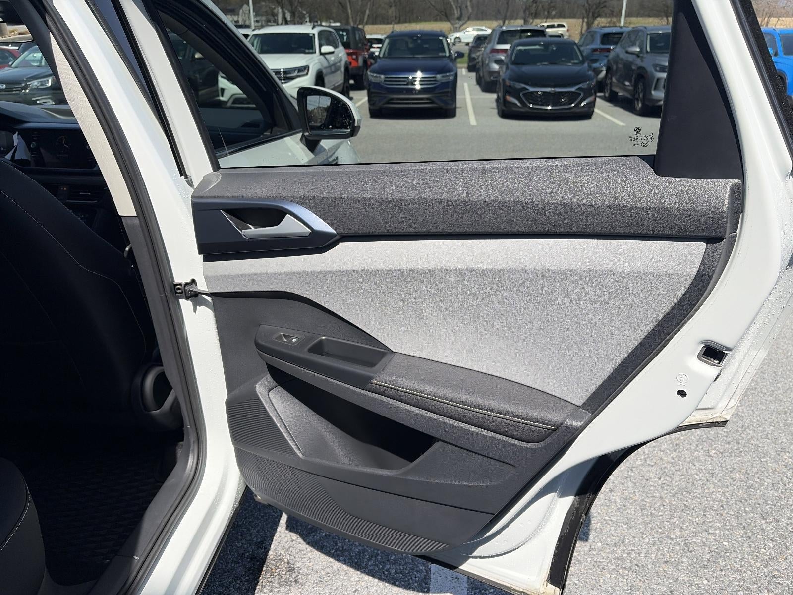 2024 Volkswagen Taos SE 4MOTION