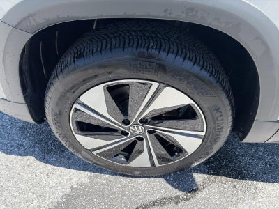 2024 Volkswagen Taos SE 4MOTION