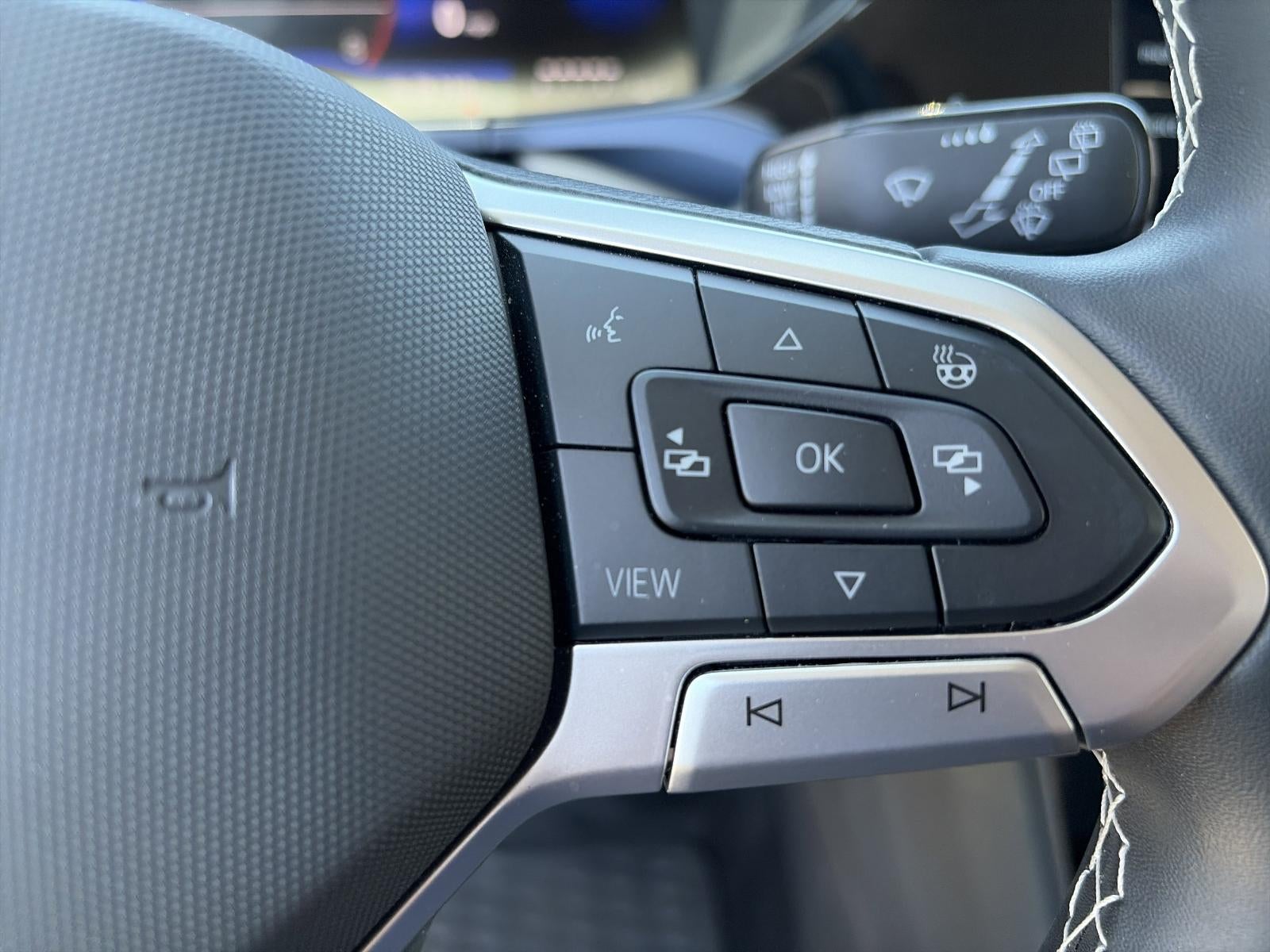 2024 Volkswagen Taos SE 4MOTION