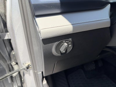 2024 Volkswagen Taos SE 4MOTION