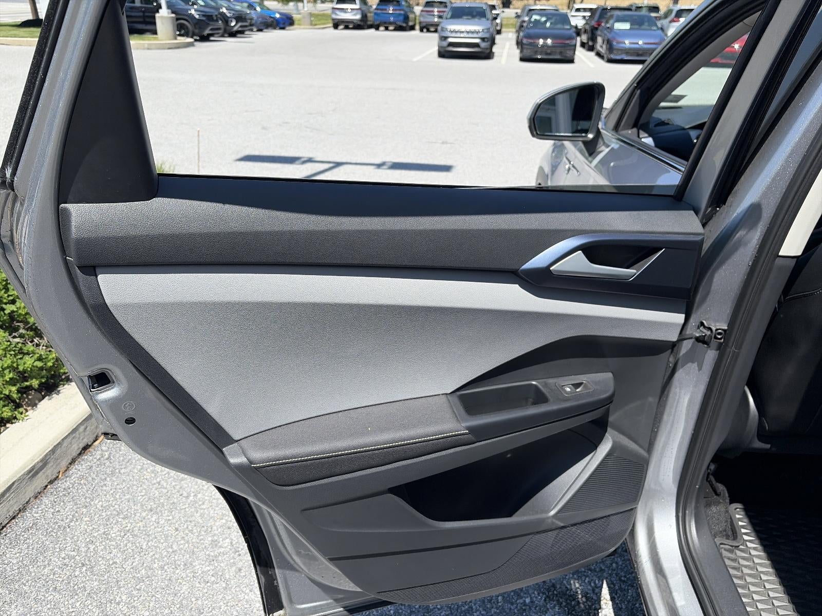 2024 Volkswagen Taos SE 4MOTION