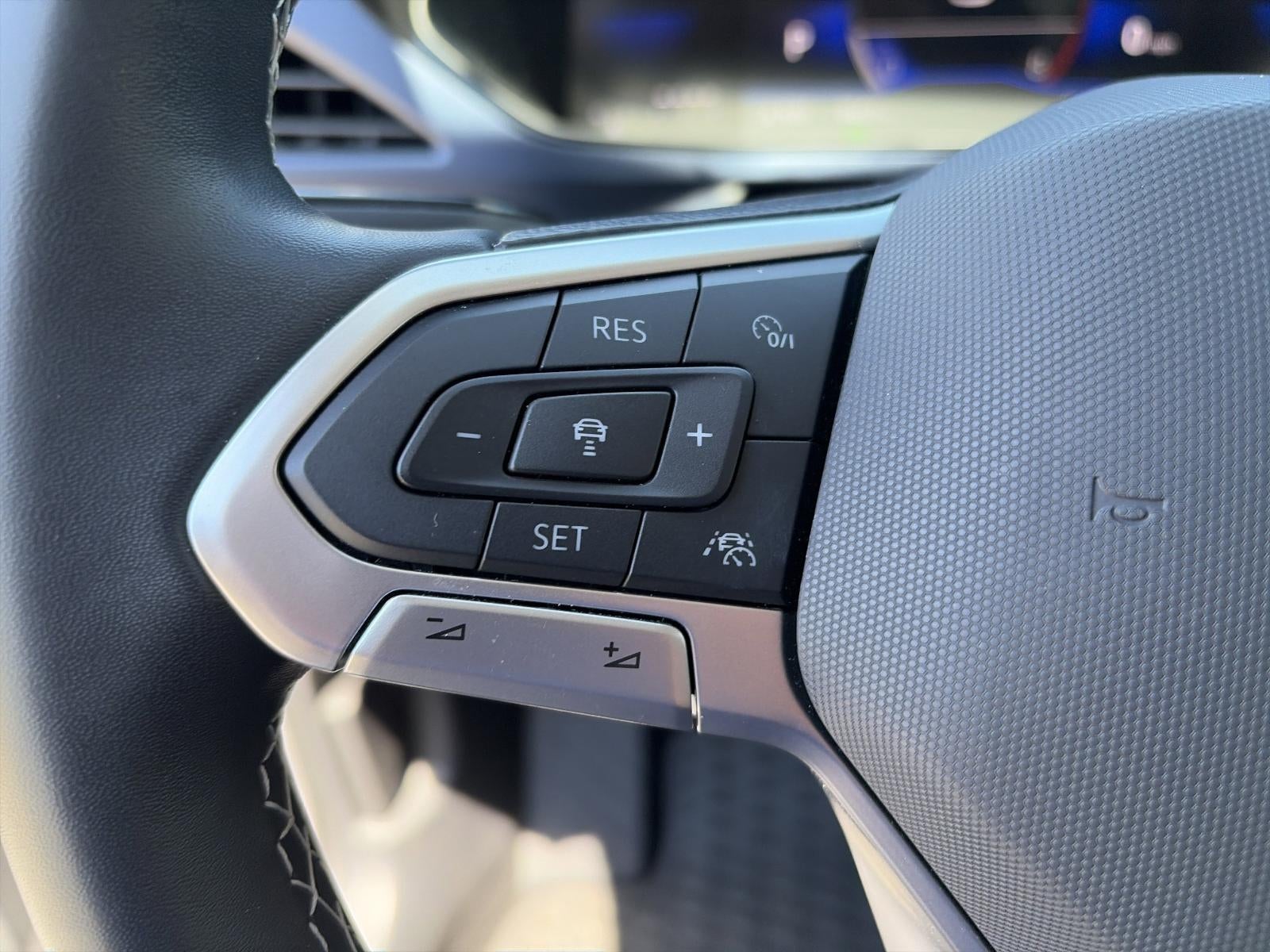 2024 Volkswagen Taos SE 4MOTION