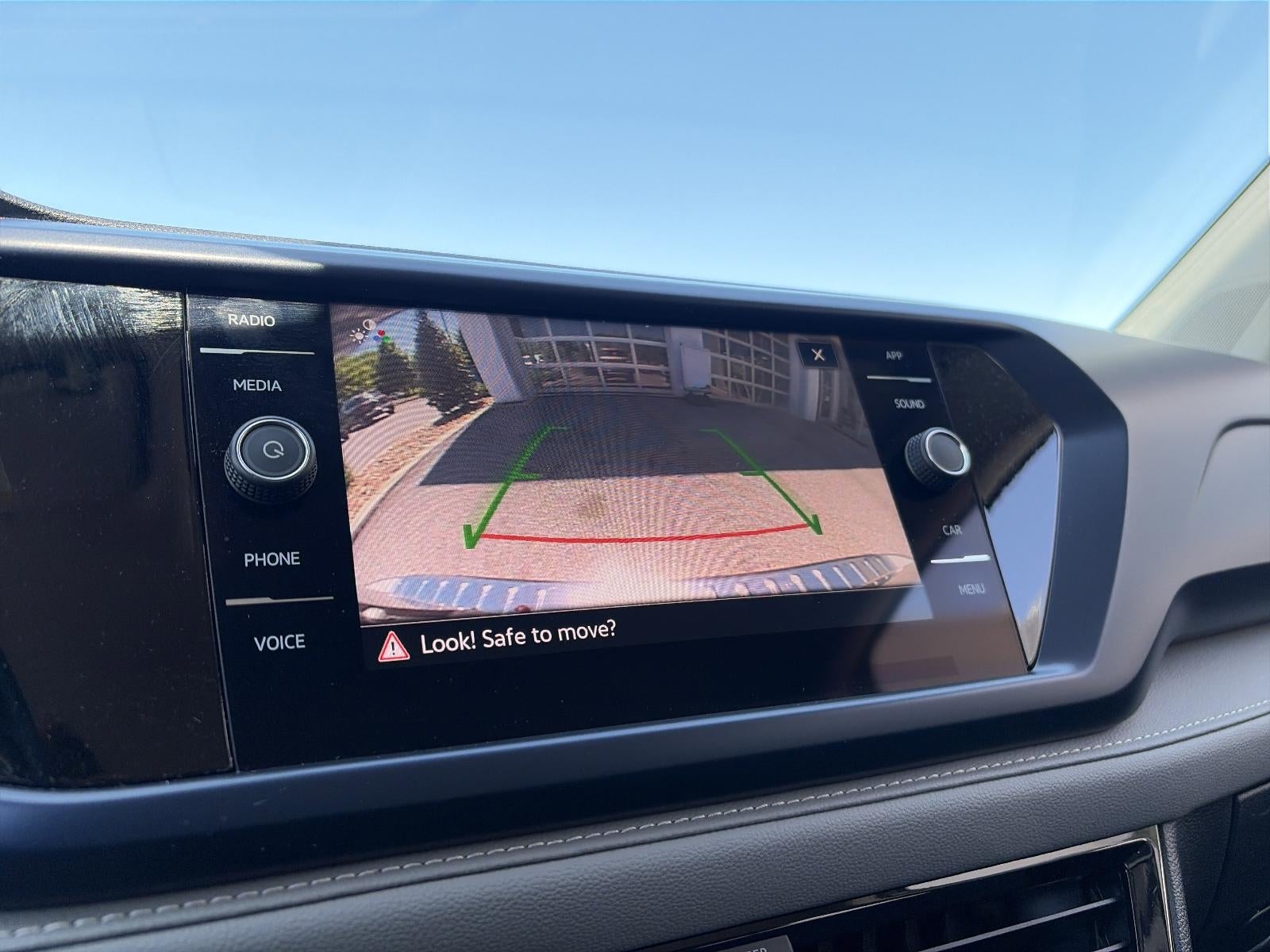 2024 Volkswagen Taos SE 4MOTION