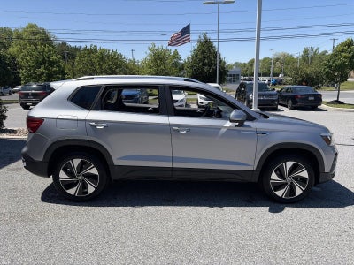 2024 Volkswagen Taos SE 4MOTION