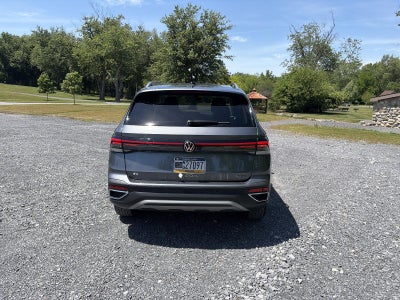 2025 Volkswagen Taos SE 4MOTION