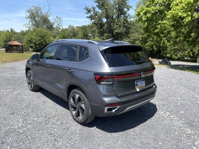 2025 Volkswagen Taos SE 4MOTION