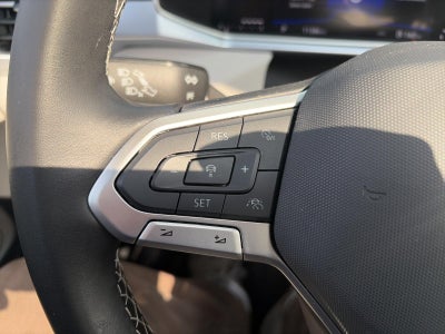 2025 Volkswagen Taos SE 4MOTION