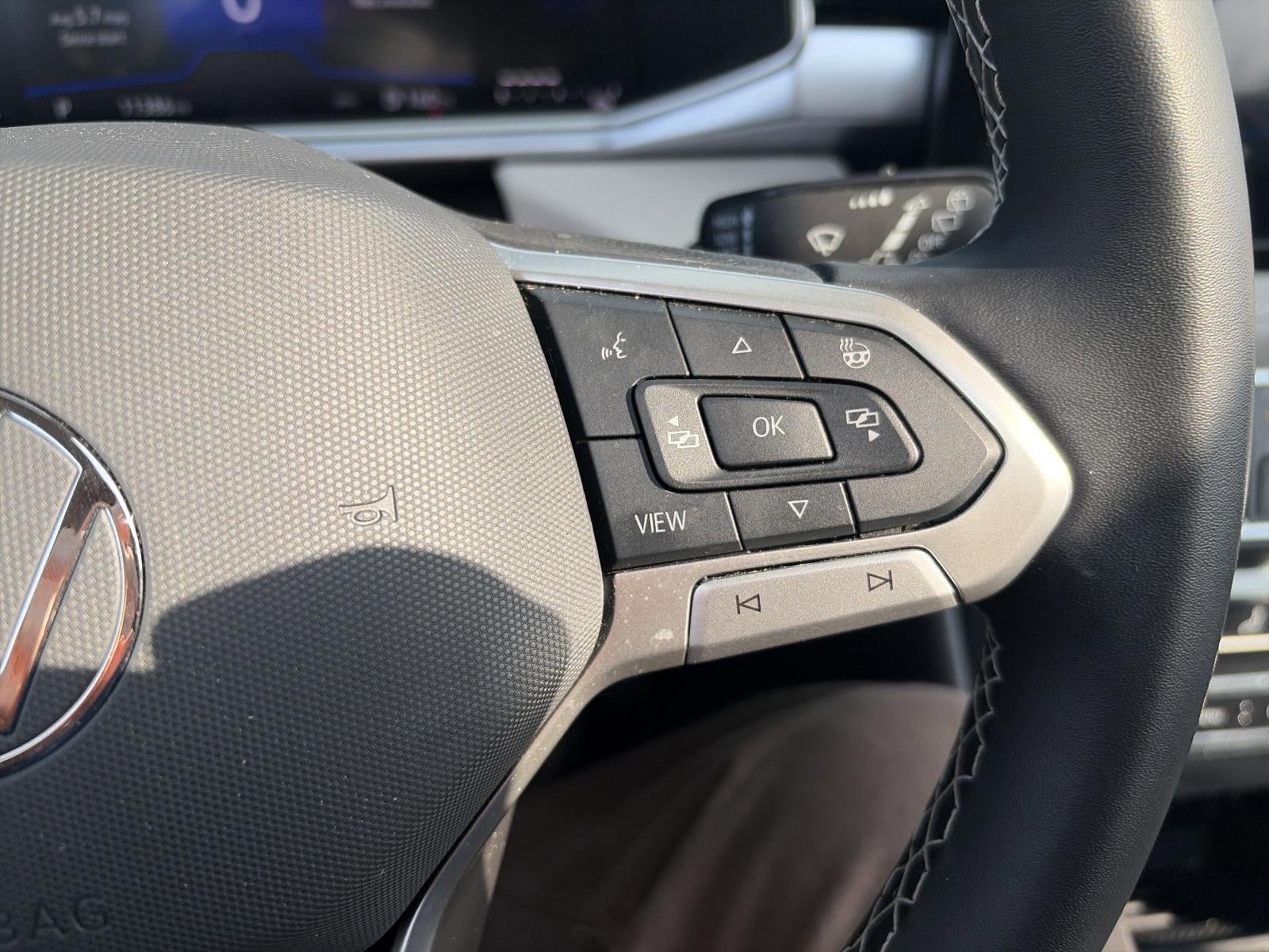 2025 Volkswagen Taos SE 4MOTION