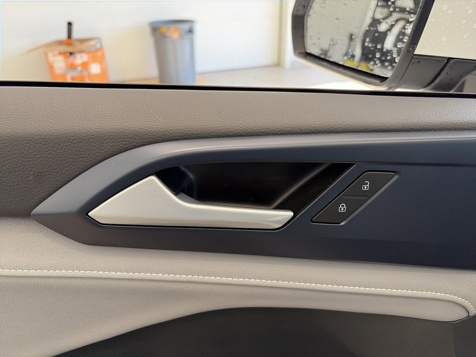 2024 Volkswagen Taos SE 4MOTION