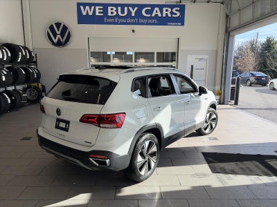 2024 Volkswagen Taos SE 4MOTION