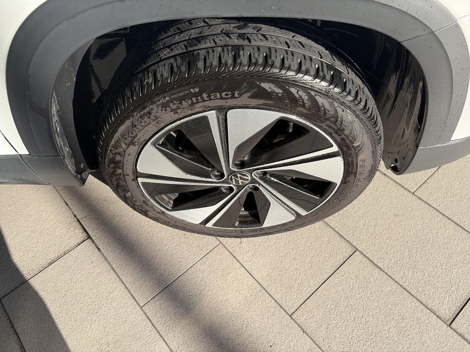 2024 Volkswagen Taos SE 4MOTION