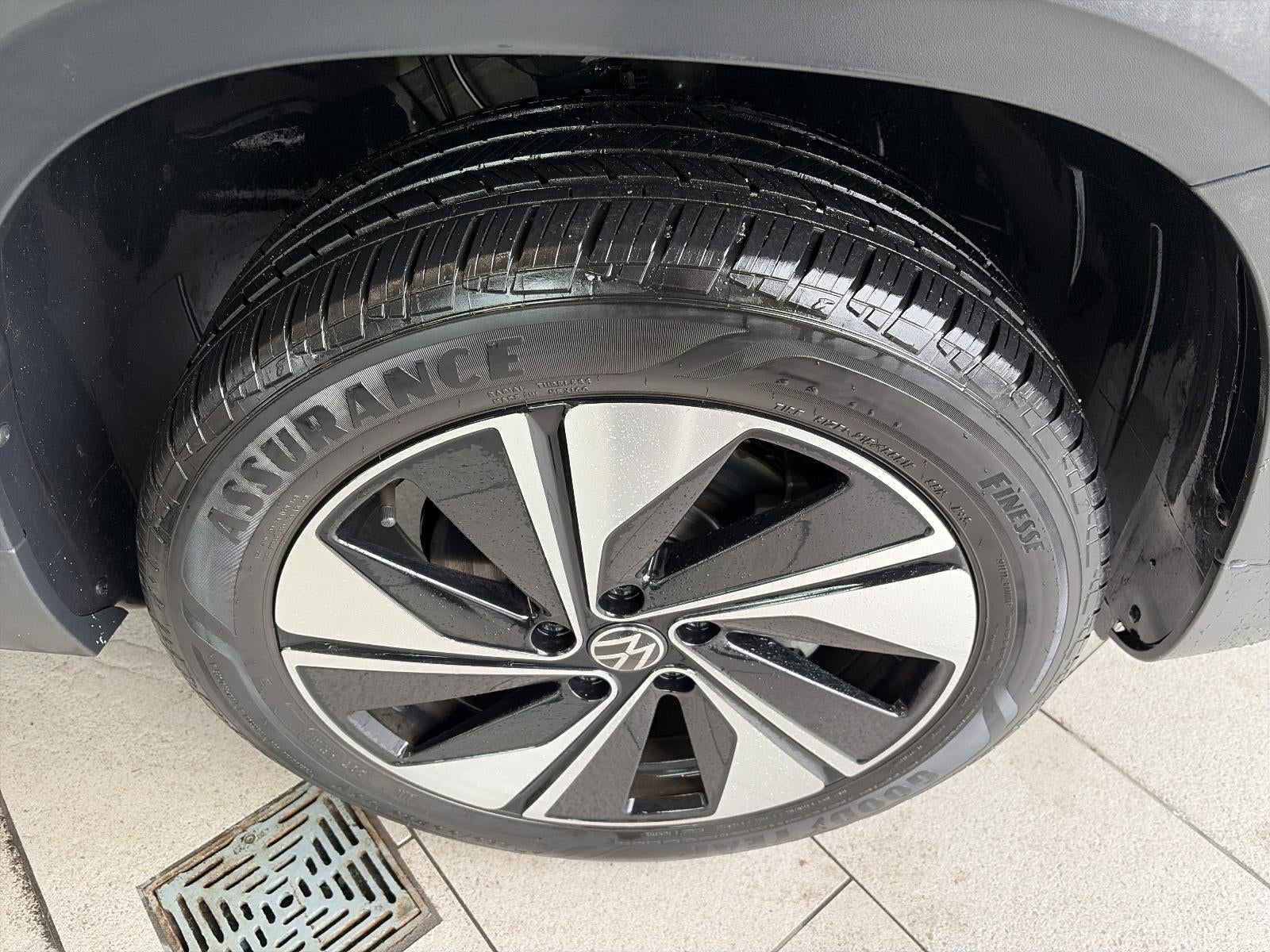 2024 Volkswagen Taos SE 4MOTION