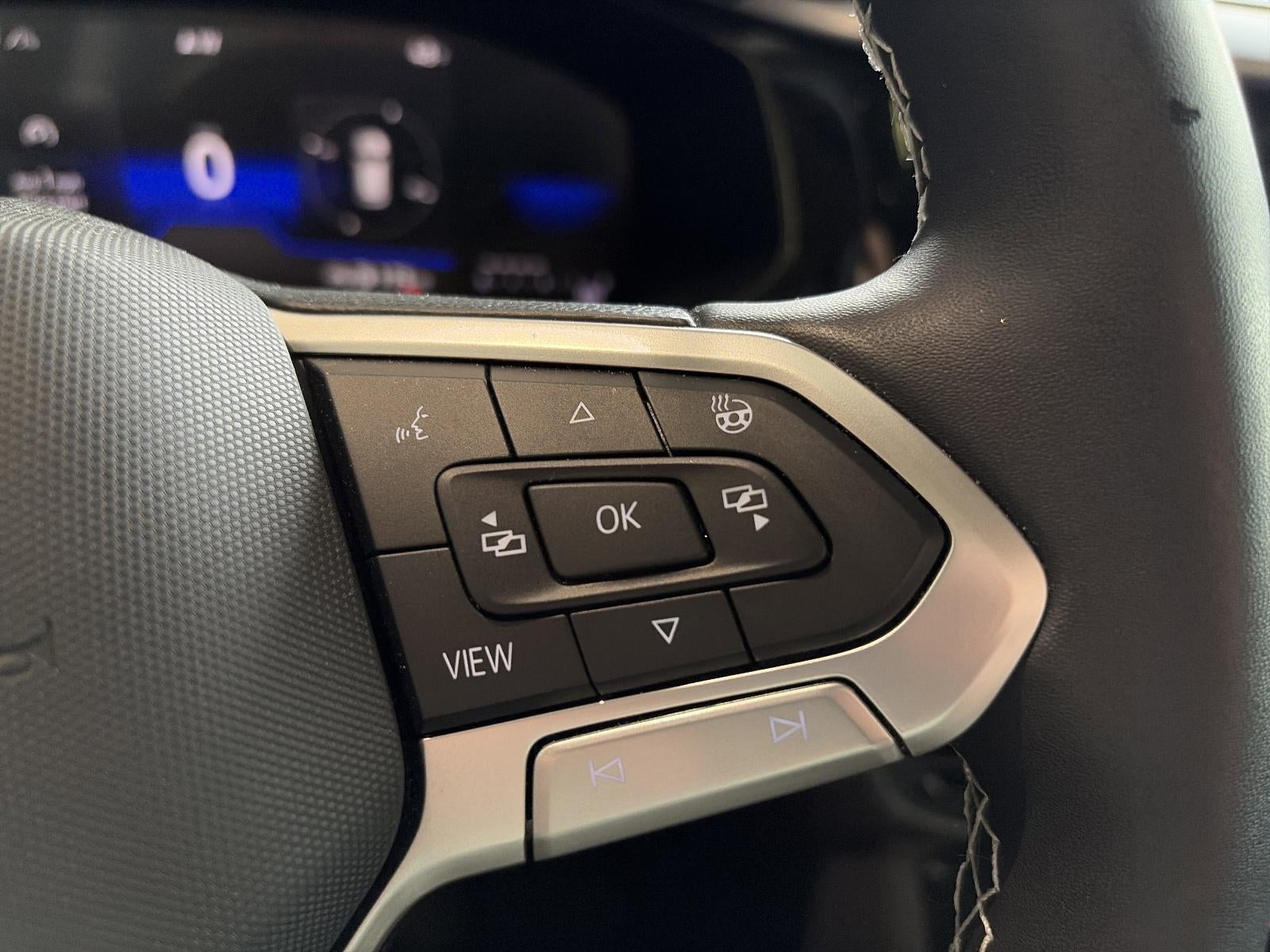 2024 Volkswagen Taos SE 4MOTION