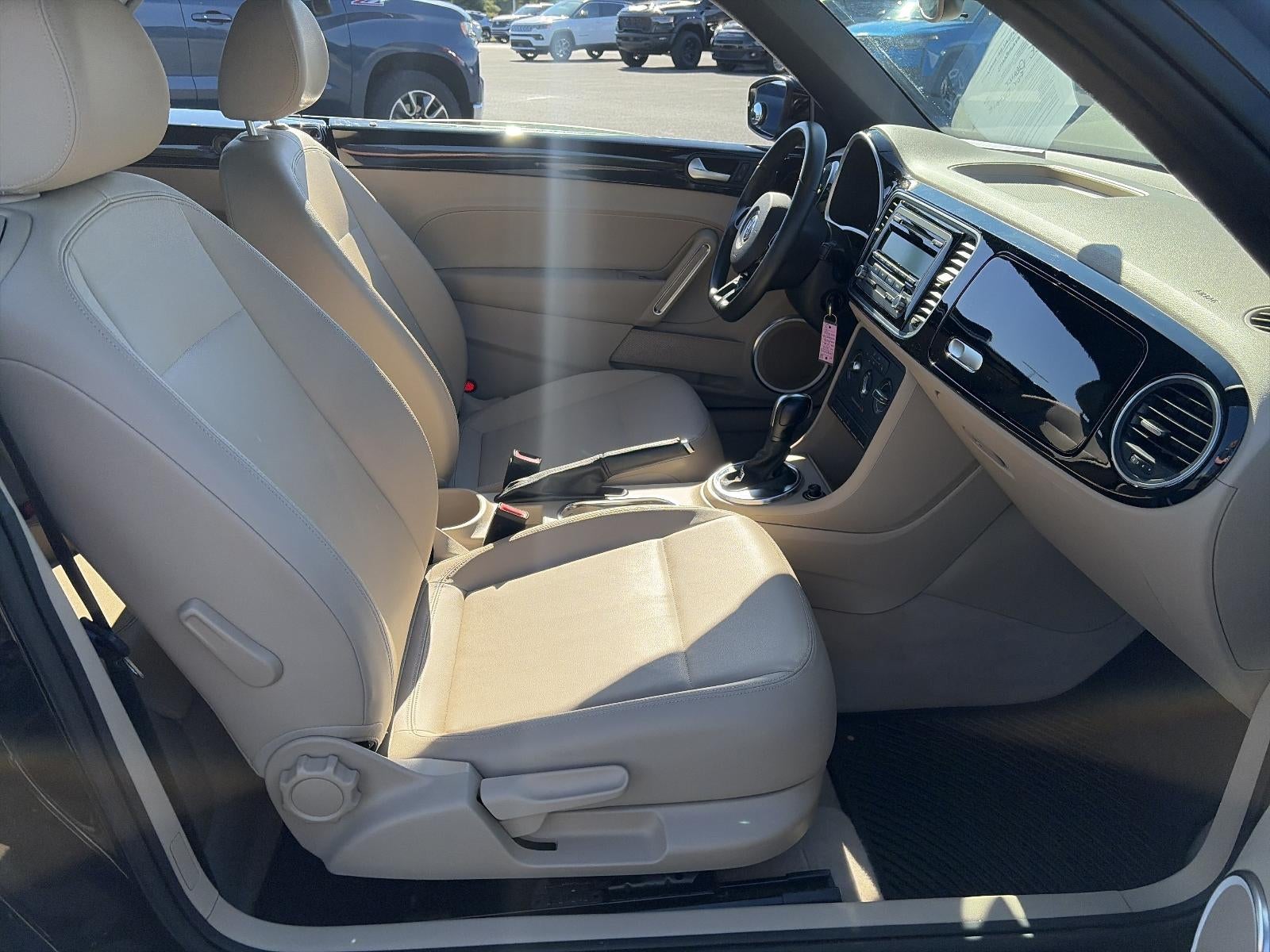 2013 Volkswagen Beetle Convertible 2dr Auto 2.5L PZEV