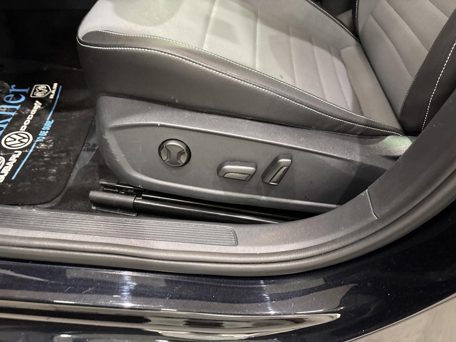 2025 Volkswagen Jetta SE Auto