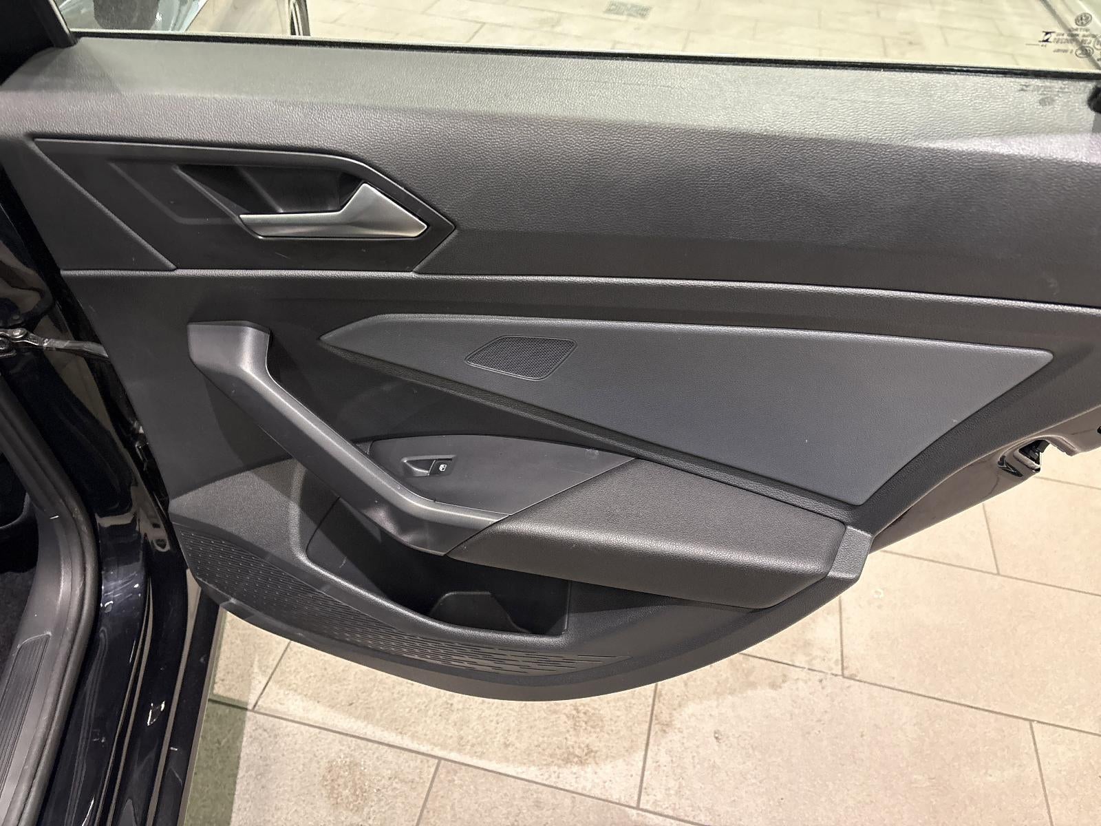 2025 Volkswagen Jetta SE Auto