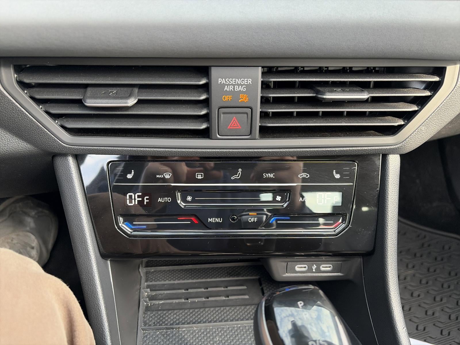 2025 Volkswagen Jetta SE Auto