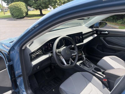 2025 Volkswagen Jetta SEL Auto