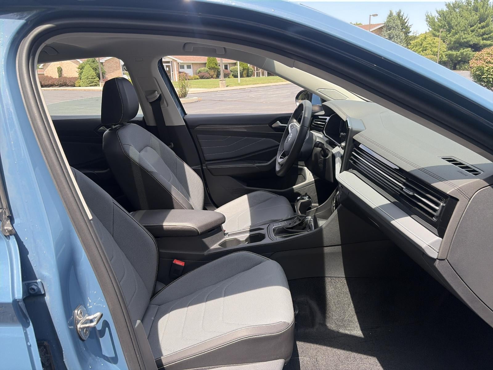 2025 Volkswagen Jetta SEL Auto