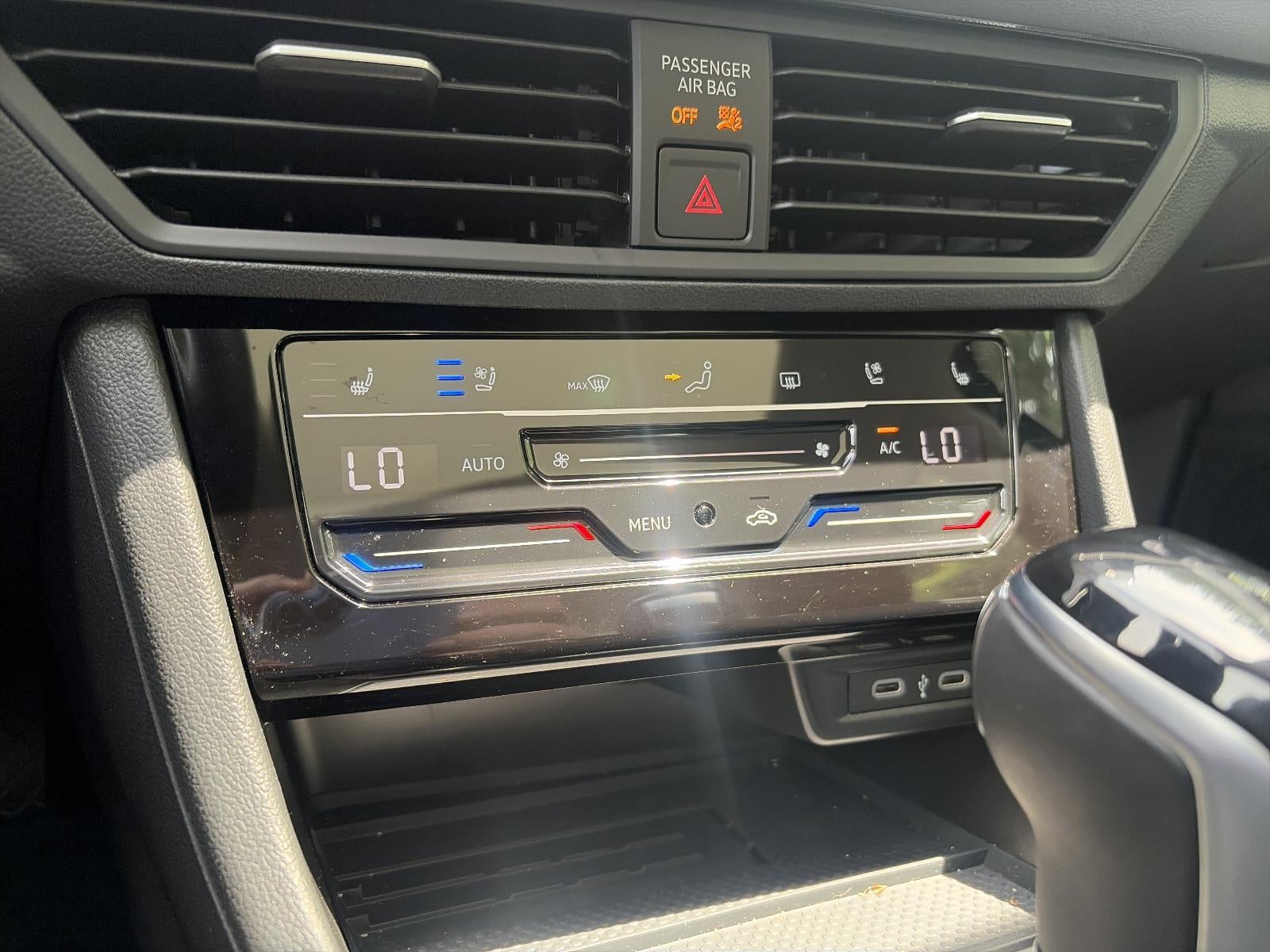 2025 Volkswagen Jetta SEL Auto