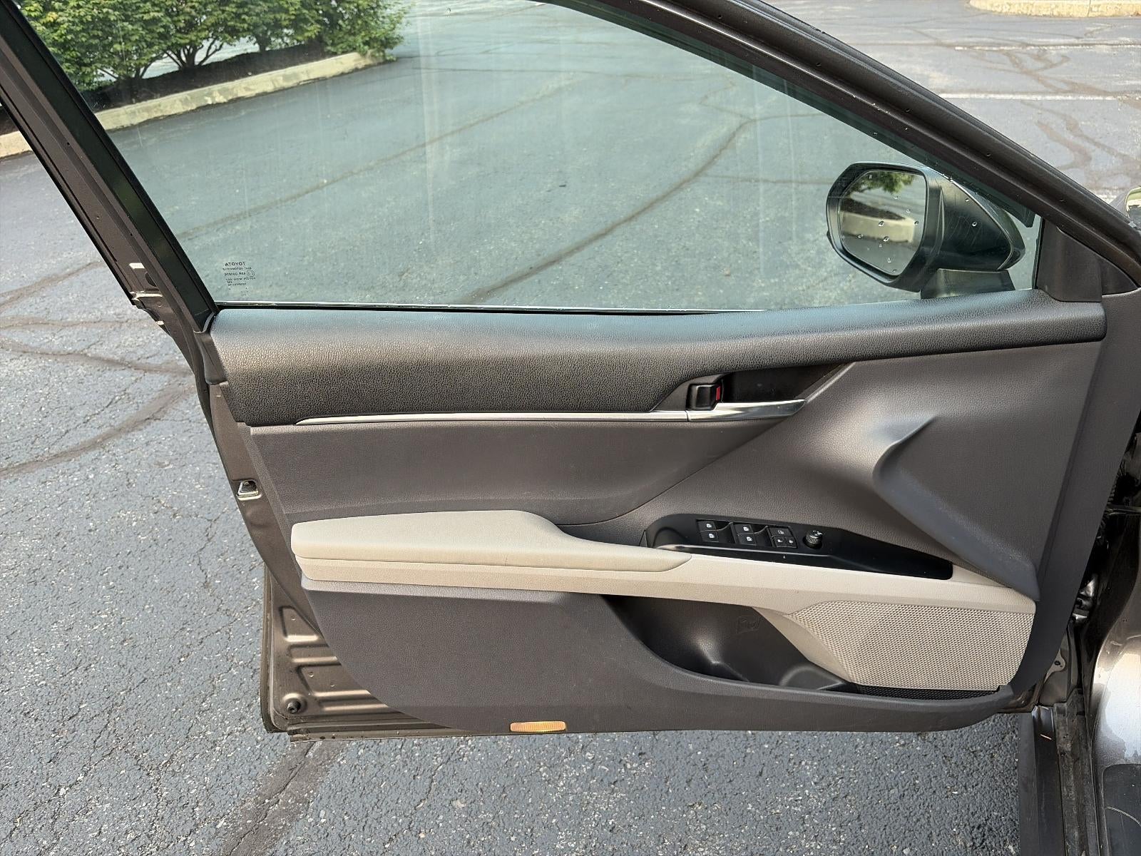 2019 Toyota Camry LE Auto (SE)