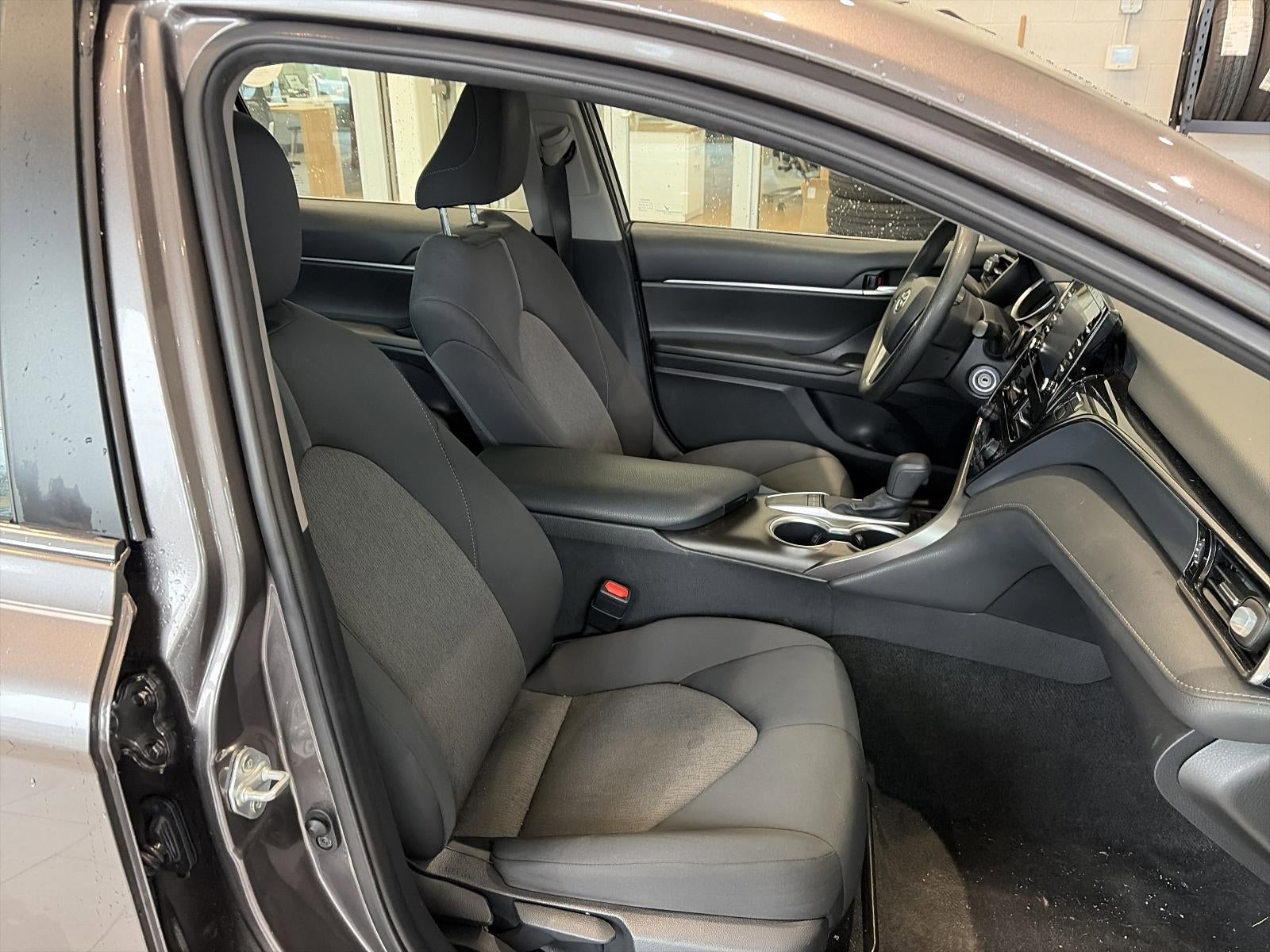 2023 Toyota Camry LE Auto (SE)