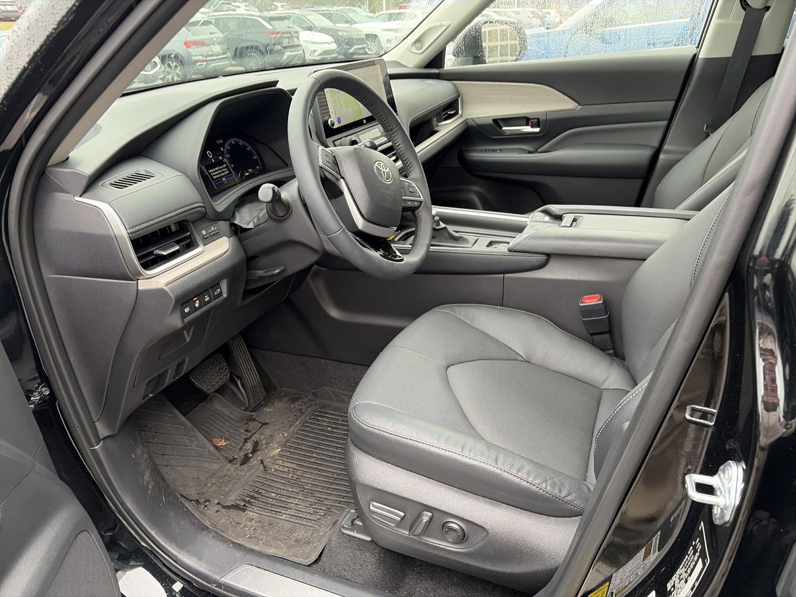 2025 Toyota Grand Highlander Hybrid LE AWD (Natl)