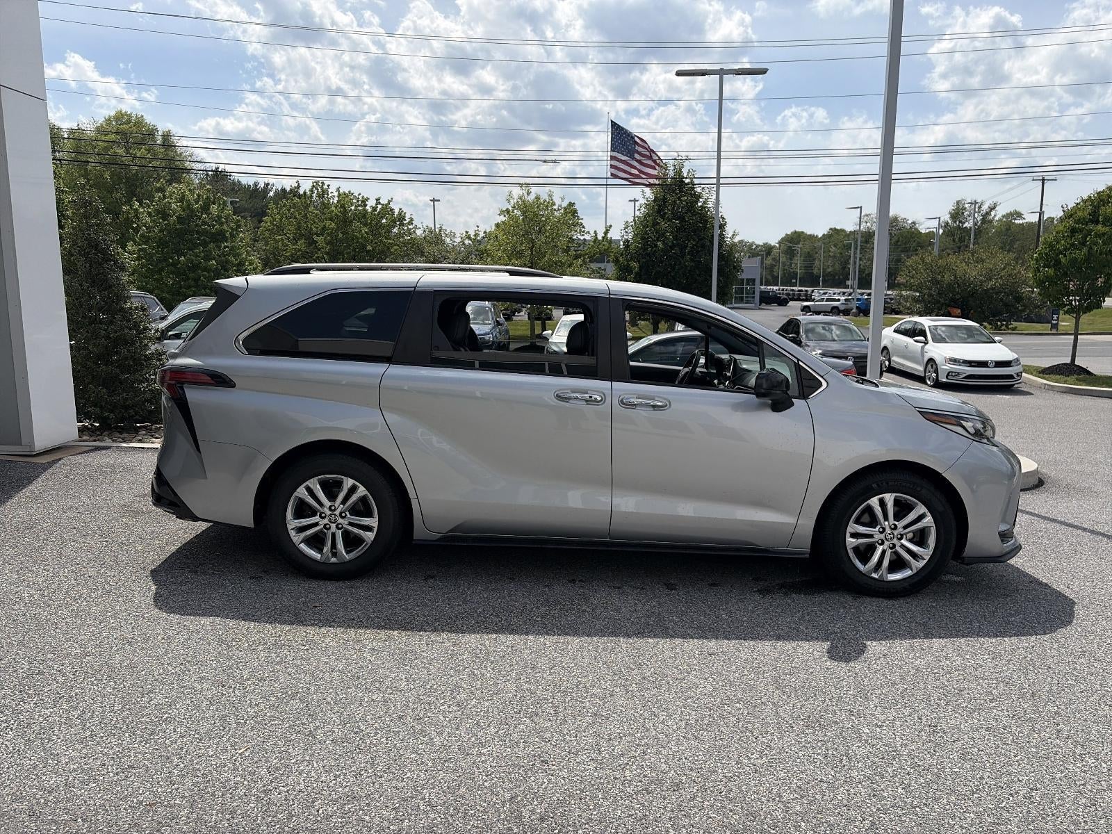 2022 Toyota Sienna XSE AWD 7-Passenger (Natl)