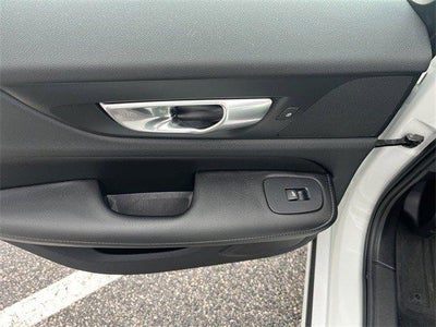 2024 Volvo S60 B5 FWD Plus Dark Theme