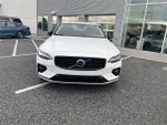 2024 Volvo S60 B5 FWD Plus Dark Theme