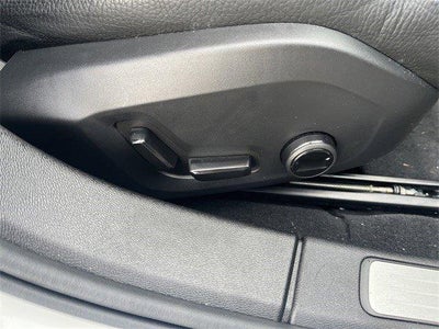 2024 Volvo S60 B5 FWD Plus Dark Theme