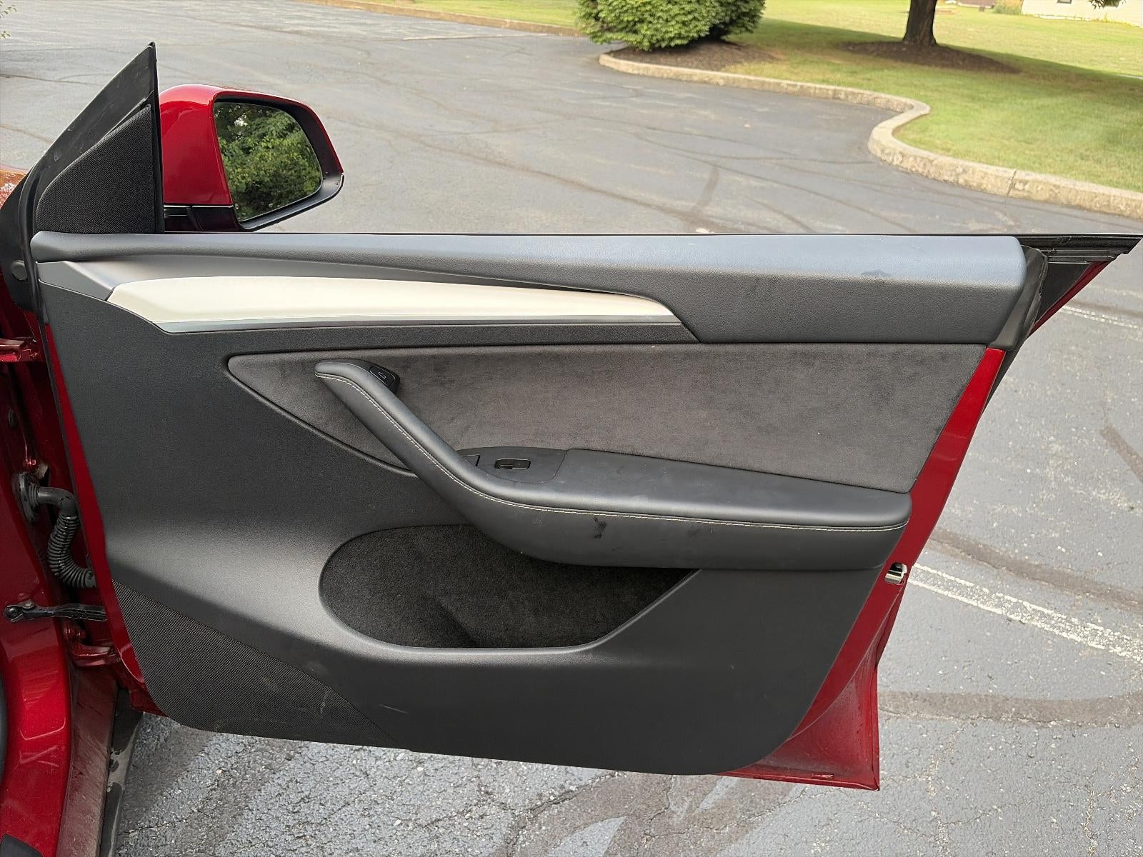 2025 Tesla Model Y Performance AWD *Ltd Avail*