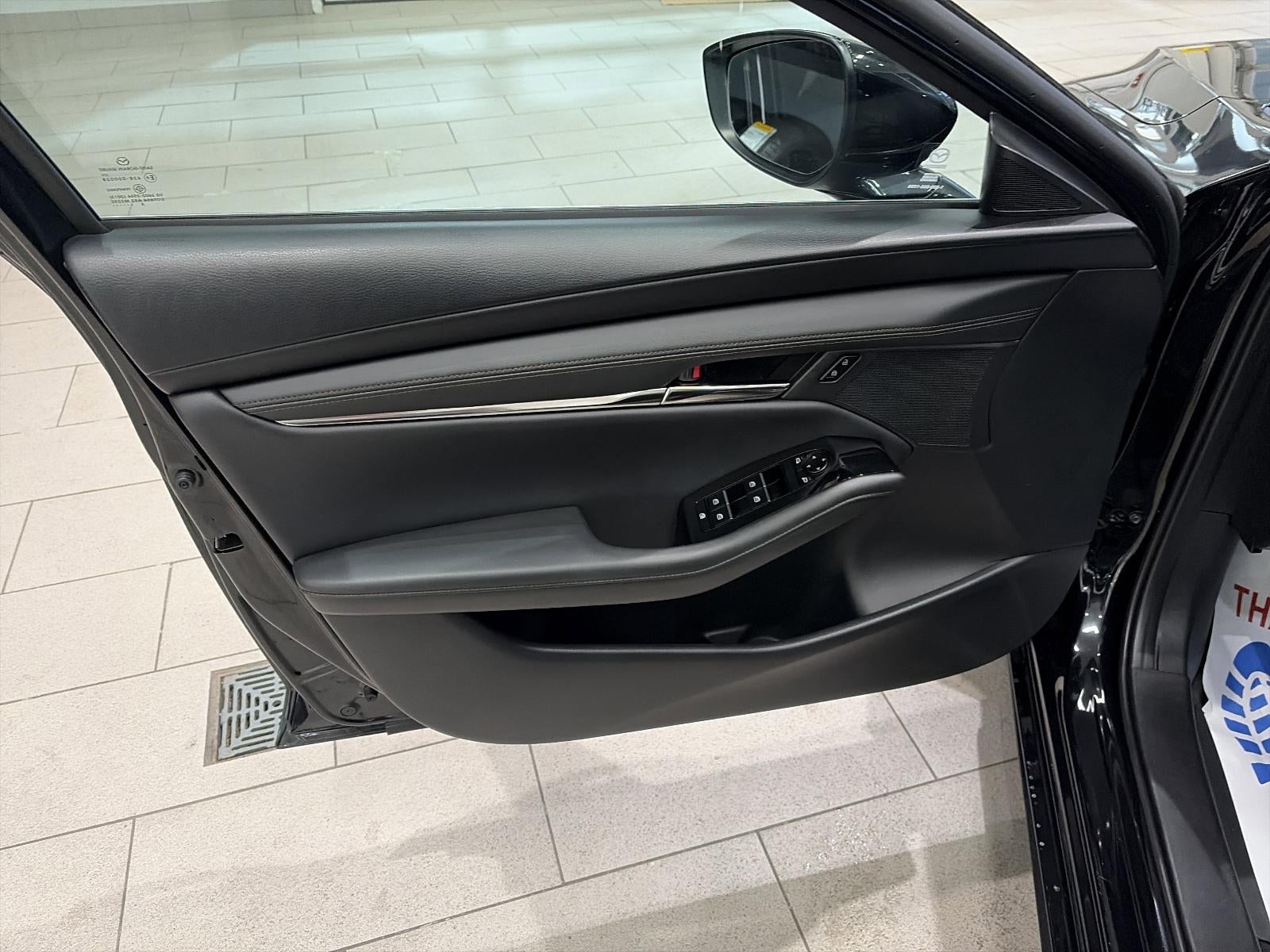 2024 Mazda Mazda3 Hatchback 2.5 S Preferred Auto FWD