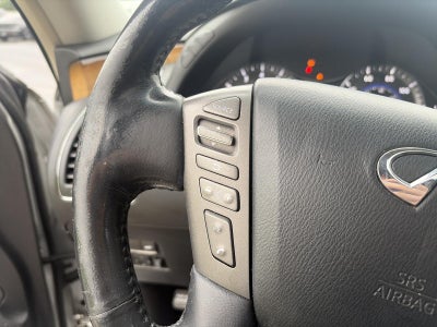 2012 INFINITI QX56 4WD 8-passenger