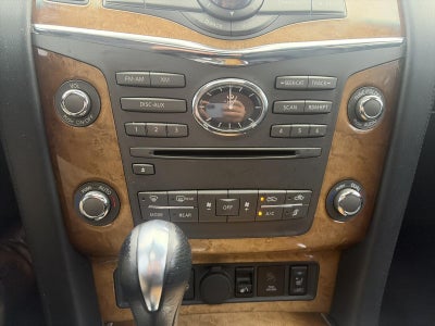 2012 INFINITI QX56 4WD 8-passenger