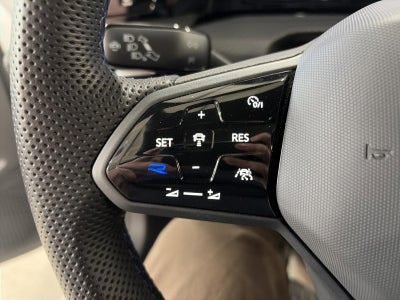 2024 Volkswagen Golf R 2.0T Manual