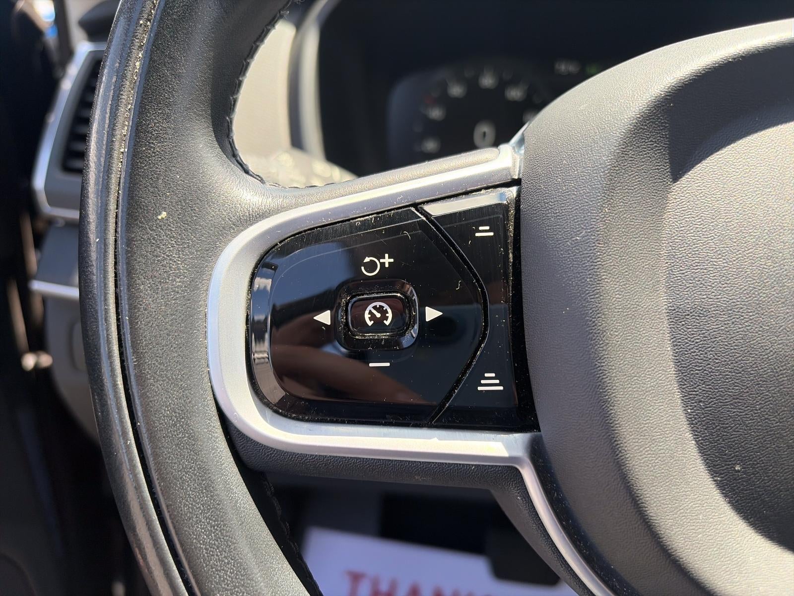 2020 Volvo XC90 T6 AWD Momentum 7 Passenger