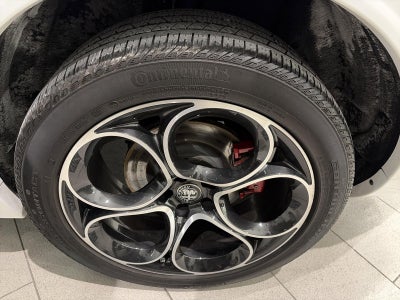 2023 Alfa Romeo Stelvio Veloce AWD